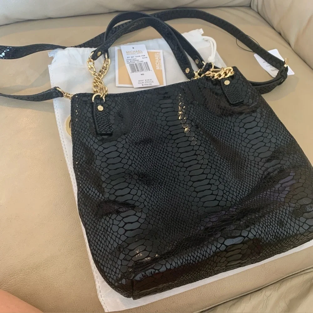 Michael Kors Jet Set Chain Black Messenger Embossed Leather 35F4GTCM2G Brand New